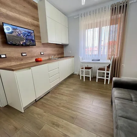 Modern Artdeco Citycenter 2 * Korce