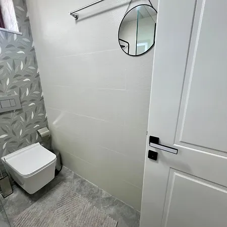 Modern Artdeco Citycenter 2 * Korce