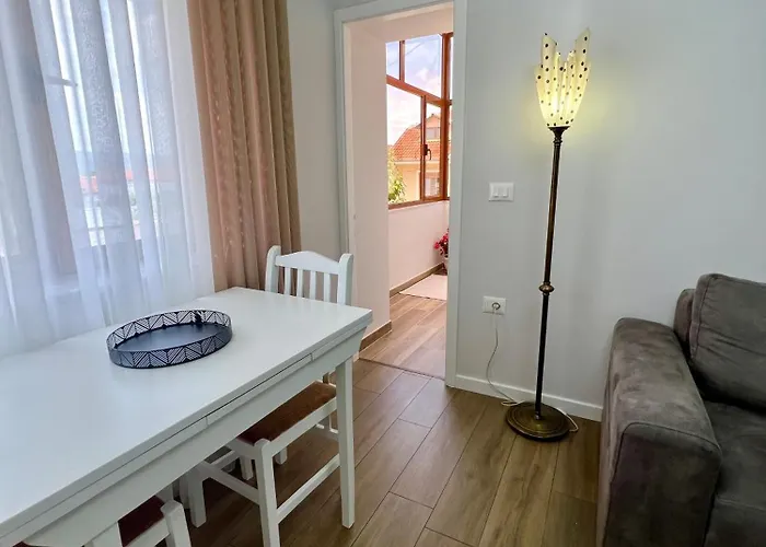 Modern Artdeco Citycenter 2 *